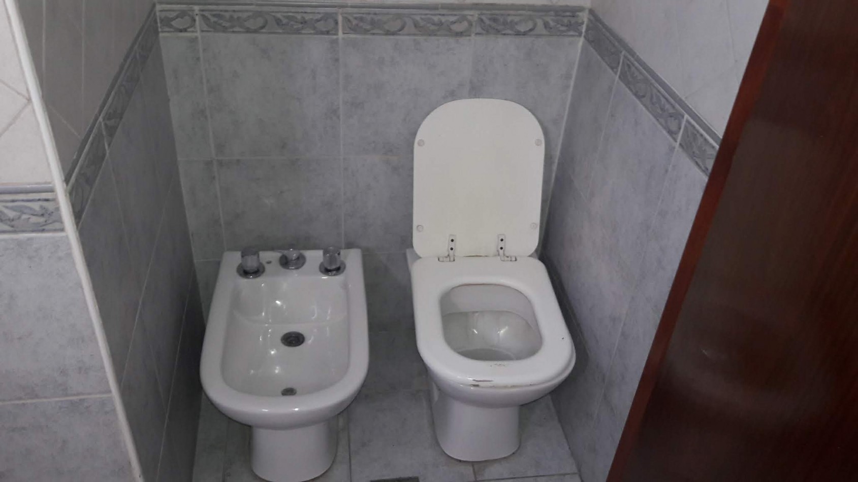 CHALET 3 AMB. Y DEPARTAMENTO BARRIO LOS ANDES