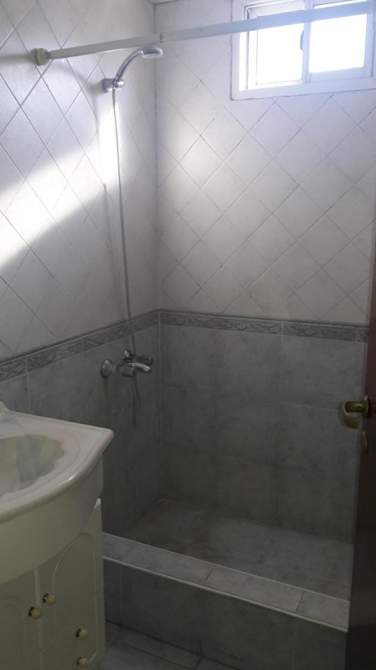 CHALET 3 AMB. Y DEPARTAMENTO BARRIO LOS ANDES